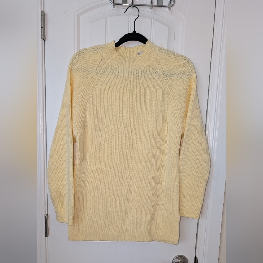 VTG Butter‎ Yellow Mockneck Sweater M